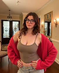 Carly Coplin FLUX - SeaArt AI模型