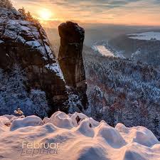 Legale Grenzuberschreitungen Die Elbe Kummert Sich Herzlich Wenig Um Die Deutsch Tschechische Grenze Und Verbindet Die Beide In 2020 Natural Landmarks Instagram Nature