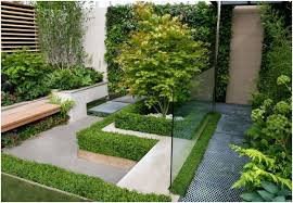 Taman minimalis dalam rumah tersebut selain untuk mempercantik, memperindah serta dapat membuat udara dalam rumah menjadi lebih segar dan sejuk ternyata dengan adanya taman kecil dalam rumah tersebut juga dapat. 40 Desain Taman Samping Rumah Minimalis Sangat Populer