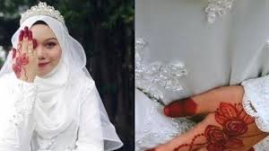 Check spelling or type a new query. Calon Suami Ketahuan Selingkuh Wanita Cantik Ini Foto Prewedding Sendirian Dan Jual Gaun Pengantin Tribunnews Com Mobile