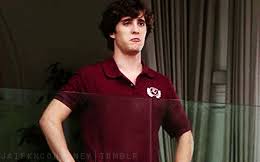 Diego boneta ist ein mexikanischer schauspieler. I Ve Been Broken Diego Boneta Pretty Little Liars Gifs