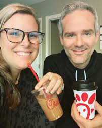 Howdy!! Happy Monday! What you drinking right now? Sending Venmo Starbucks  money to one person who shares below! 👇🏻👇🏻👇🏻