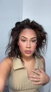 Victoria Bagley's Instagram, Twitter & Facebook