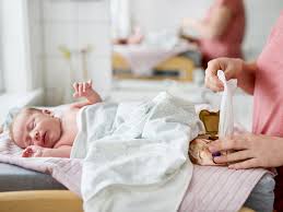 Opplever du likevel at barnet sliter med å få ut avføringen bør du ta kontakt med helsesøster eller fastlege for å få råd. Svart Baesj Blod I Avforing Hos Baby Et Faresignal Libero