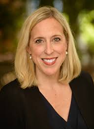 Julie Daum's Instagram, Twitter & Facebook