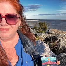 Lora Wood (@twistedtravels) • Instagram photos and videos