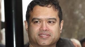 Explore tweets of paul sinha @paulsinha on twitter. The Chase Star Paul Sinha Reveals Parkinson S Diagnosis