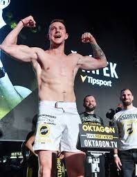 Proslavil se zejména díky seriálu ulice a jako lavi ze seriálu vyšehrad. Jakub Stafek A Mma V Oktagonu Uspal Soupere Po 69 Vterinach Isport Cz