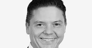 Robert Neave's Instagram, Twitter & Facebook