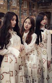 Loona K Pop Heejin Hyunjin Haseul Women 4k Wallpaper Hdwallpaper Desktop Kpop Girls Loona Women
