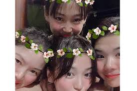 Song Hye Kyo khoe ảnh mặc bikini bên tiểu tam tin đồn