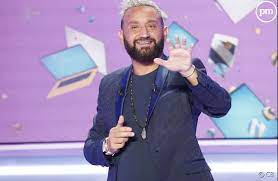 Le magazine précise que tpmp lui rapporte également beaucoup d'argent puisque cyril hanouna en est le producteur via sa. Tpmp Le Tournage Suspendu Cyril Hanouna En Direct De Chez Lui Tous Les Soirs Puremedias
