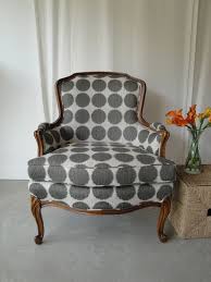 Sweet Vintage Chair W Modern Fabric I Have These Chairs Bedroom Vintage Classic Chair Home Living Room