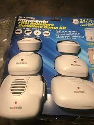 The ultrasonic pest repeller with ultrasonic power uses wiring within the walls to emit a signal that drives away insects and rodents. Bell Howell Multi Ultra Sonic Pest Repellers Complete Home Kit 6 Pack 50102 The Home Depot