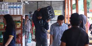 Penumpang Kendaraan Umum Di Terminal Bekasi Belum Diwajibkan Rapid Test Antigen Merdeka Com
