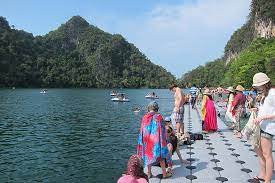 Taking the trip by long boat, you will visit several famous islands such as the legendary tasik dayang bunting (pregnant maiden lake), go eagle watching at a nearby island and make a visit to. Pontoon Picture Of Island Hopping Tour With Ana Langkawi Tripadvisor