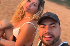 Dentinho celebra 43 anos de Dani Souza: 'Guerreira e super mãe'