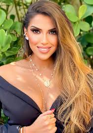 I'm Anna, 50, from Florida… just looking for someone to chat about life  with 🌸