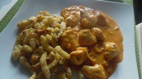 Das Perfekte Huhn In Zwiebel Paprika Rahm Sosse Und Spatzle Rezept Mit Einfacher Schritt Fur Schritt Anleitung Zwiebeln Hauten Spatzle Rezept Rezepte Spatzle