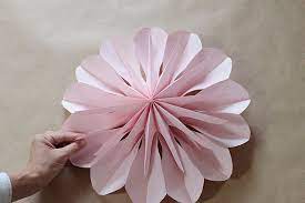 封筒でできる ウォールフラワー風のペーパーファン おうちでパーティー ライブドアニュース paper crafts crafts flowers