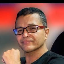 OSCAR LOPEZ "EL MARISCAL DEL AREA" Nació en Medellín el 2 de abril de 1939  y falleció el 20 de diciembre del 2005. Debutó como futbolista profesional  en el Once Caldas, en