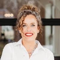 Lori Kean's Instagram, Twitter & Facebook