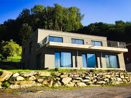 Auf luxuryestate finden sie tausende von anzeigen ausgewählt von den besten immobilienagenturen im luxussegment in der schweiz. 4 Neue Hauser Im Bezirk Zurich Zu Kaufen Und Zu Mieten Remax