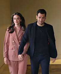 İzleyiciler yeni sezondan çok umutlu. Ramo Ve Sibel Murat Yildirim Ve Esra Bilgic Unluler Stil Kiyafetler Yazma Fikirleri