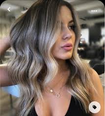 Who is a good hairdresser for dye jobs in Henderson?