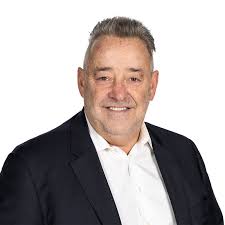 Alan Isaacson's Instagram, Twitter & Facebook