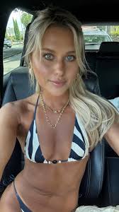 I'm 19, I live in 🇨🇦 ✨ And you ? ❤