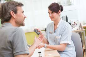Gemessen wird mit einem blutzuckermessgerät, das im handel oder in der apotheke zu erwerben ist. Fehler Beim Blutzucker Messen Vermeiden Beste Gesundheit