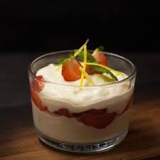 Mascarponecreme Mit Fruchten Rezept In 2020 Nachspeisen Rezepte Kochen Und Backen Und Rezepte