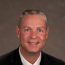 Christopher Estes's Instagram, Twitter & Facebook