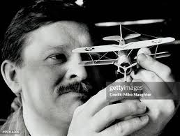 732 Brad Small Photos & High Res Pictures