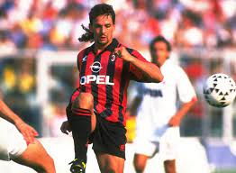 Oggi roberto baggio compie 53 anni. 7 Pemain Italia Yang Sempat Membela Juventus Dan Ac Milan
