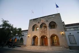 Το προεδρικό μέγαρο, παλαιότερα γνωστό ως νέα ανάκτορα, σήμερα στεγάζει την προεδρία της ελληνικής δημοκρατίας και αποτελεί την επίσημη κατοικία του προέδρου της ελληνικής δημοκρατίας. Ektakth Syskepsh Sto Proedriko Megaro Ths Kyproy Gia Th Nea Toyrkikh Navtex Hellasjournal Com