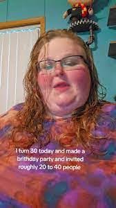 Shelly Dow's Instagram, Twitter & Facebook