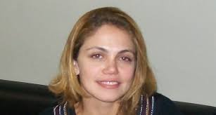 Colhendo com os olhos: Entrevista com a profª-Daniela Perri Bandeira