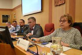 Blatný na tiskové konferenci oznámil, že jeho návrh na odvolání. Hlavni Hygienickou Bude Svrcinova Reditelka Moravskoslezske Hygieny Sta Bruntalsko