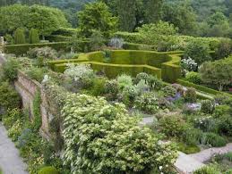 Der garten von sissinghurst ist kein rosarium, aber wer einen garten plant, der historische rosen in perfekter harmonie mit stauden, mauern und anderen gartenelementen verbinden soll. Sissinghurst Castle England Informationen Visit Britain