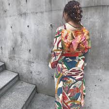 成人式ヘアトレンドを意識ミディアムヘアさんの振袖に合うヘア
