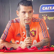 Mark dennis gonzález hoffman, né le 10 juillet 1984 à durban, en afrique du sud, est un footballeur international chilien évoluant au colo colo au poste de milieu gauche. Mark Gonzalez Gonzalezmark11 Twitter