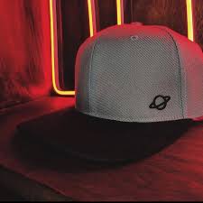 Snap Saturno por @limbo.hats 🪐 Nos encontras en Calla Santa Fe 27 MÁS  MODELOS DISPONIBLES . . . . . . #gorras #plana #trucker #doubleaa  #fivepanels #sb #soulrebelpná #soulrebelpna #skate #bmx #street #