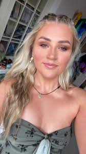 Isabelle Quinn (@isabellequinn04)