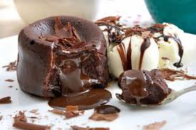 Dans Un Bol Faire Fondre Le Chocolat Et Le Beurre En Le Passant Au Micro Ondes Bien Melanger Et Laisser Refroidir Pui In 2020 Lava Cakes Chocolate Desserts Desserts