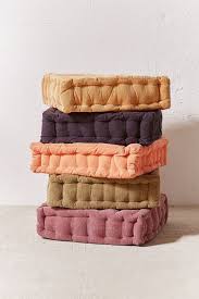 Diy Floor Poufs And Floor Pillows Tutorial Floor Pillows Diy Large Floor Pillows Diy Pillows