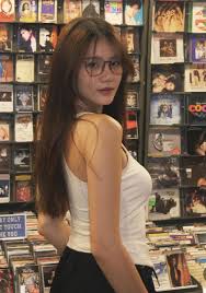 最爱眼镜妹第91期』［投稿］发量超多的标杆眼镜妹。 评分：9.1❤️‍🔥 ＃自信女人＃眼镜妹＃眼镜控＃反差＃清纯女大＃眼镜女生＃有点东西＃好身材＃