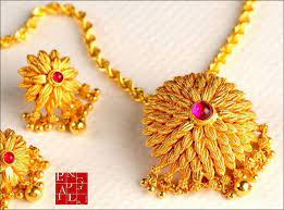 P N Gandgil And Sons Exclusive Jewellery Designs Traditional Maharashtrian Jewellery Http Gold Jewelry Fashion Gold Earrings Designs Gold Necklace Designs
