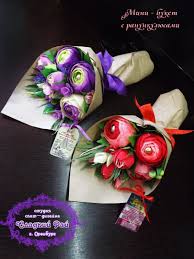 поделки на 8 марта из гофрированной бумаги и конфет Ekaterina Podshibyakina Podarki Svoimi Rukami Remesla Idei Podarkov